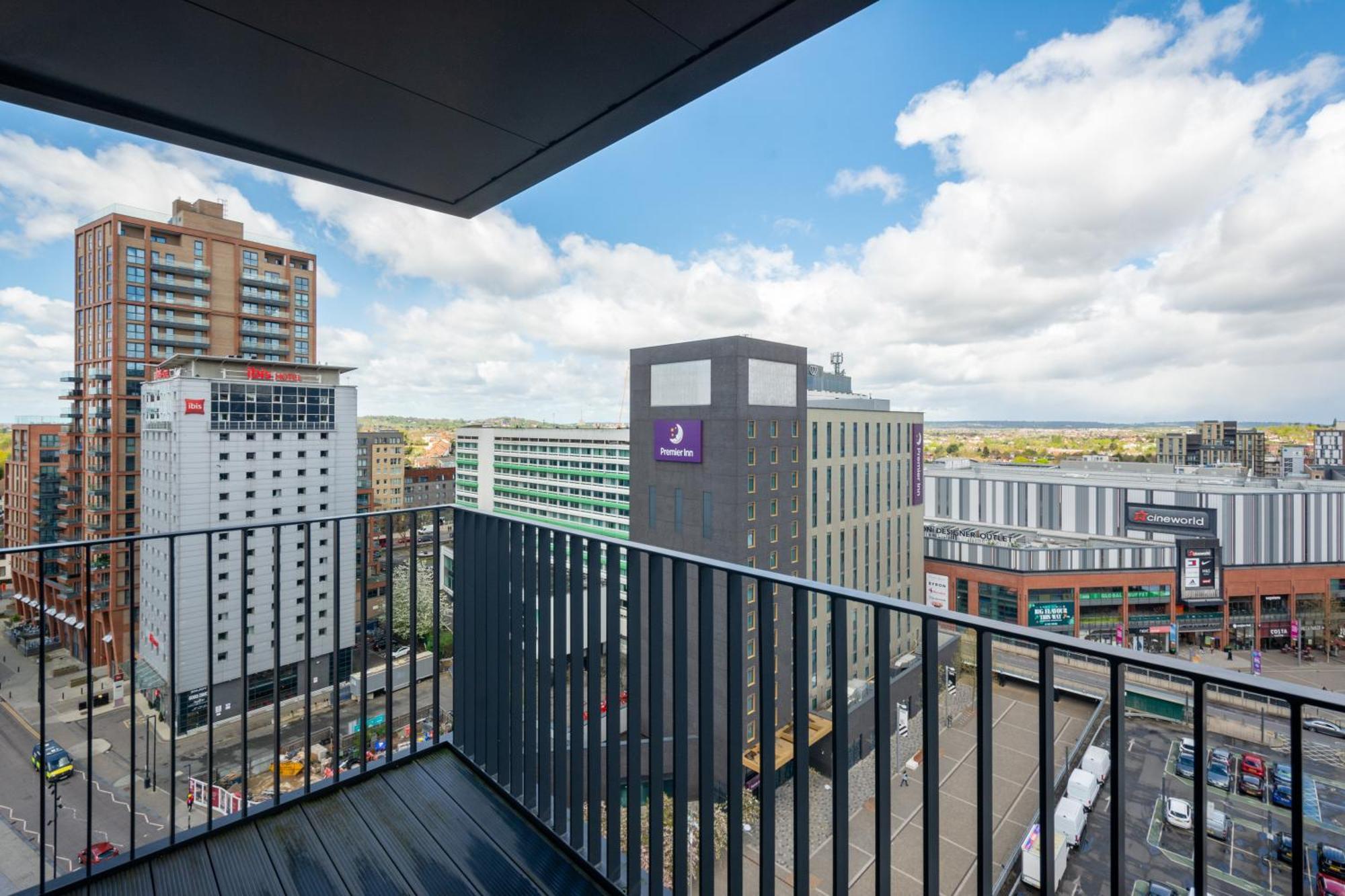 Mysquare State-Of-The-Art 1 Bedroom Apartments Near Wembley Park Londra Dış mekan fotoğraf